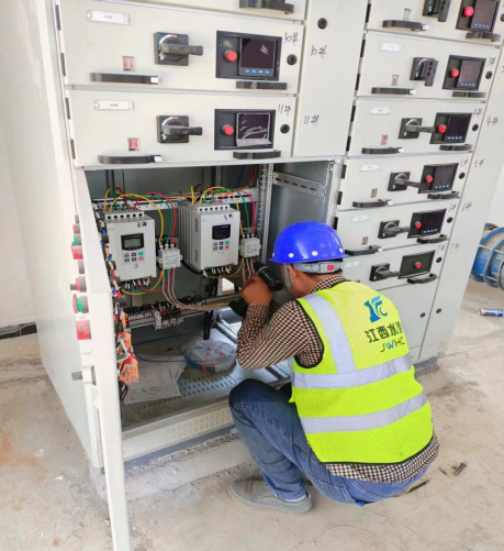 抗洪搶險(xiǎn)報(bào)導(dǎo)-迎“汛”而上，奔赴前線 -348.png