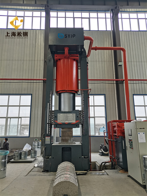 穿孔機